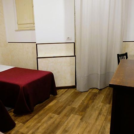 Hotel Villa Nettuno ตาออร์มินา ภายนอก รูปภาพ