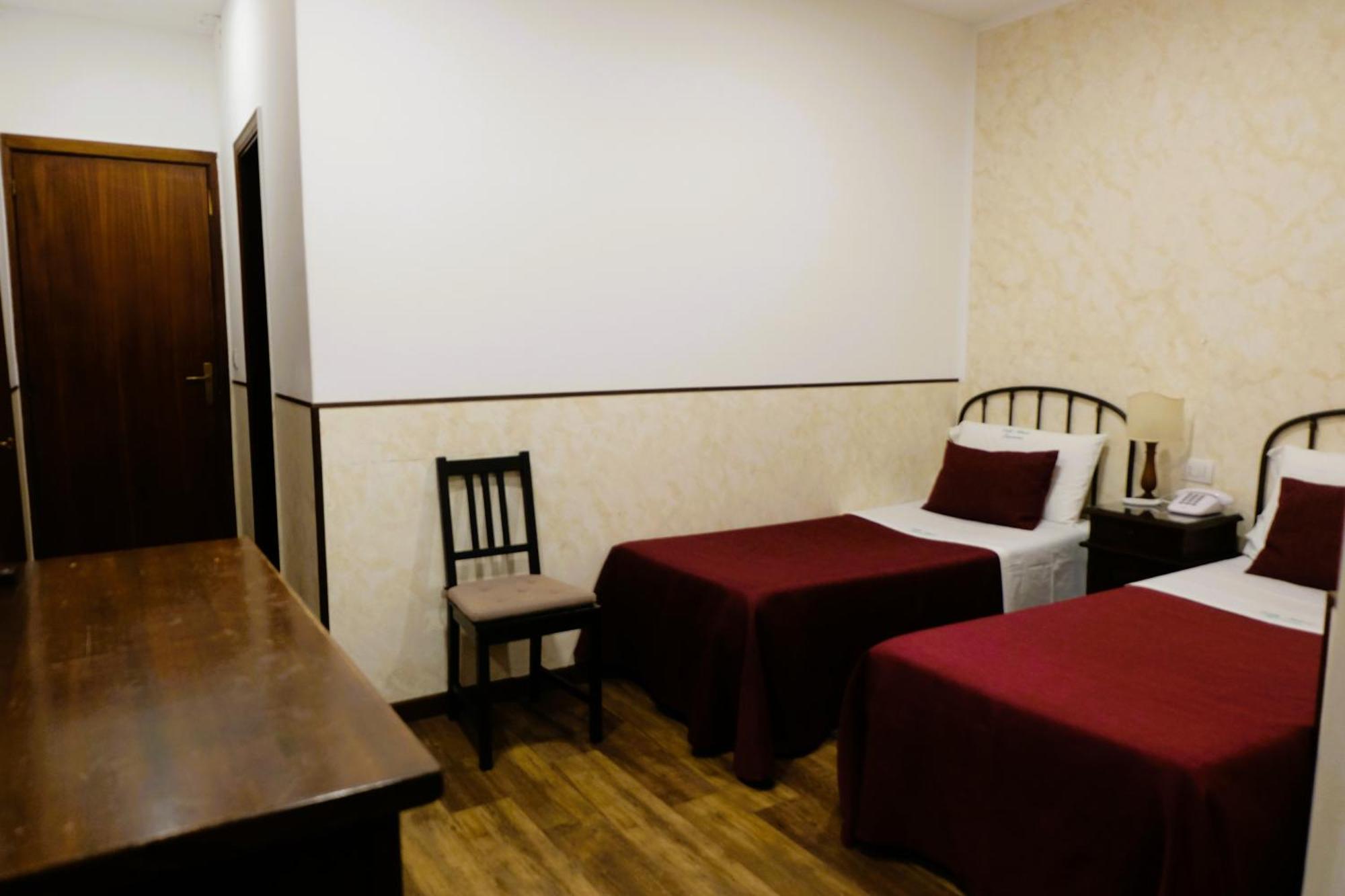 Hotel Villa Nettuno ตาออร์มินา ภายนอก รูปภาพ