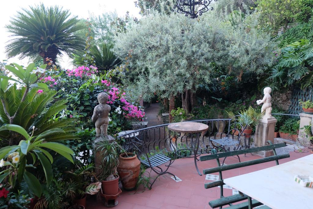 Hotel Villa Nettuno ตาออร์มินา ภายนอก รูปภาพ