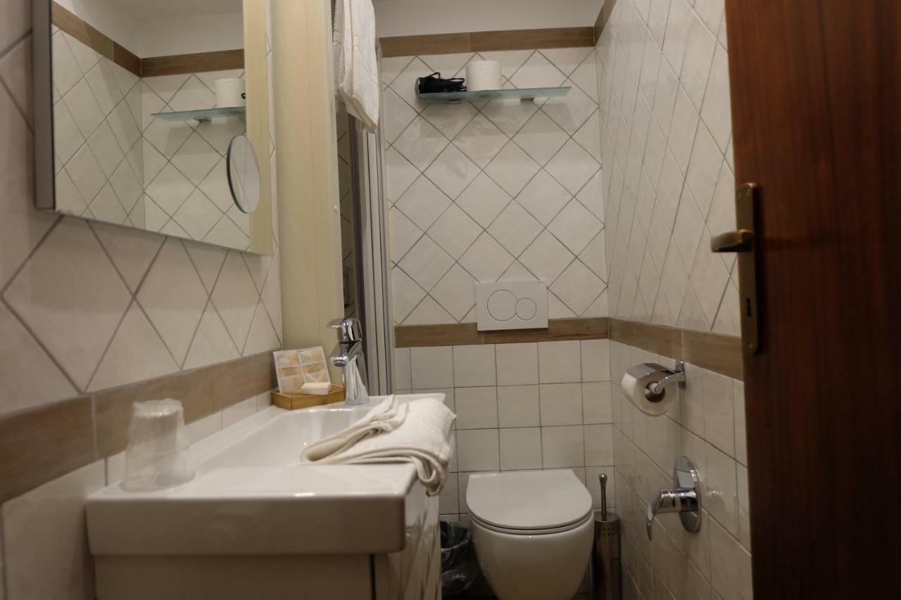 Hotel Villa Nettuno ตาออร์มินา ภายนอก รูปภาพ