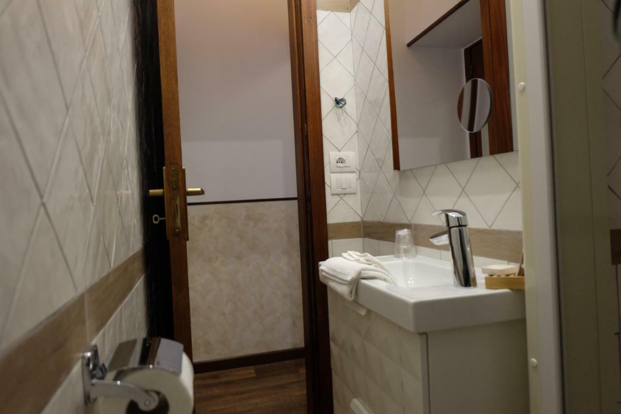Hotel Villa Nettuno ตาออร์มินา ภายนอก รูปภาพ