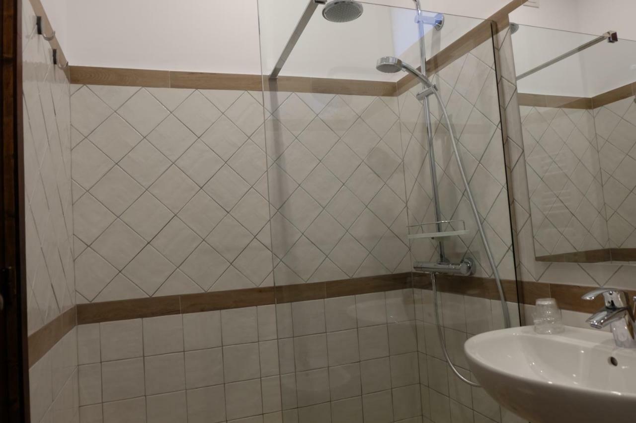 Hotel Villa Nettuno ตาออร์มินา ภายนอก รูปภาพ