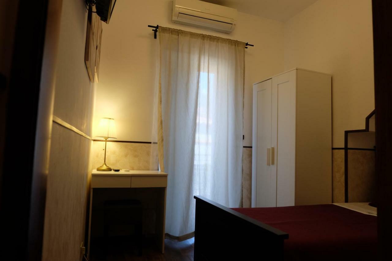 Hotel Villa Nettuno ตาออร์มินา ภายนอก รูปภาพ