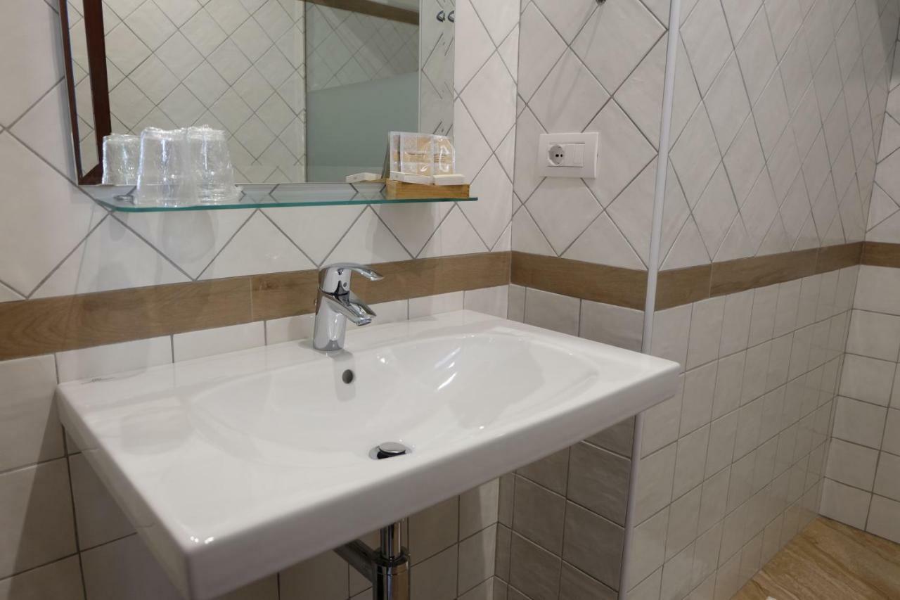 Hotel Villa Nettuno ตาออร์มินา ภายนอก รูปภาพ